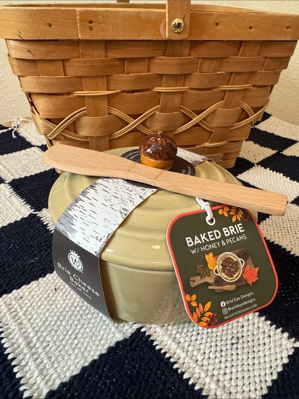 Wild Eye Design Olive Green Baked Brie Baker with Wooden Spreader and Acorn Knob